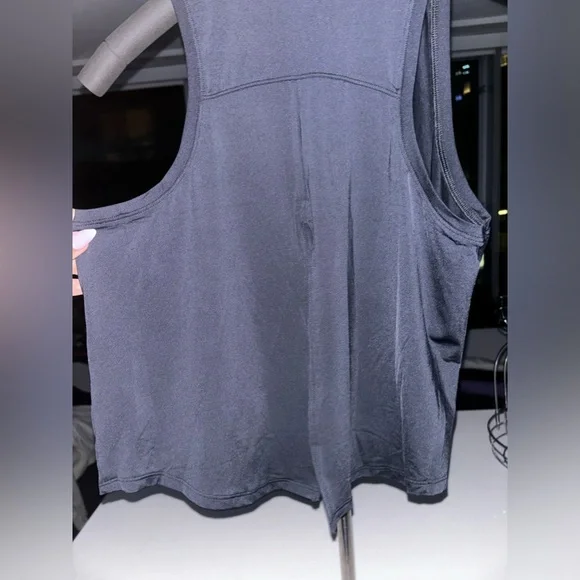Peloton Distance Lite Split Back Muscle Tank - Picture 9 of 9